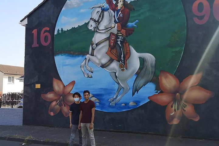 Explorez les murales et les Murs de la Paix de Belfast lors d'une visite privée en taxi avec un guide local, photo 824 | wizardtrip