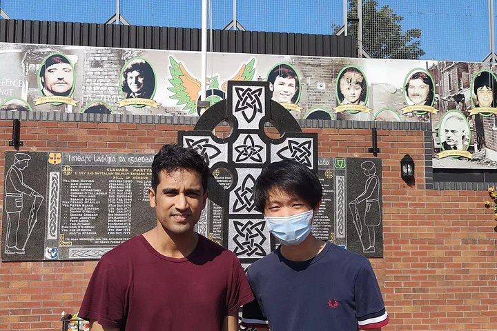Explorez les murales et les Murs de la Paix de Belfast lors d'une visite privée en taxi avec un guide local, photo 825 | wizardtrip