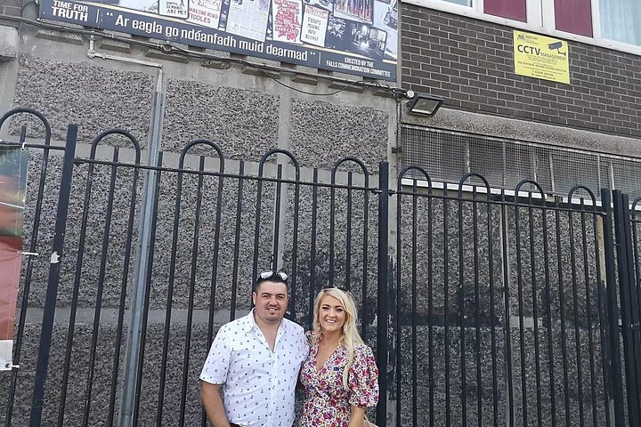 Explorez les murales et les Murs de la Paix de Belfast lors d'une visite privée en taxi avec un guide local, photo 831 | wizardtrip