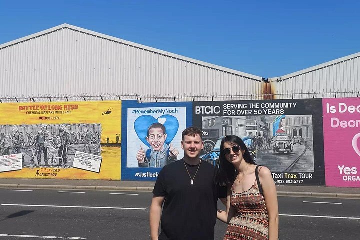 Explorez les murales et les Murs de la Paix de Belfast lors d'une visite privée en taxi avec un guide local, photo 839 | wizardtrip