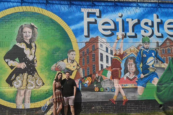 Explorez les murales et les Murs de la Paix de Belfast lors d'une visite privée en taxi avec un guide local, photo 844 | wizardtrip