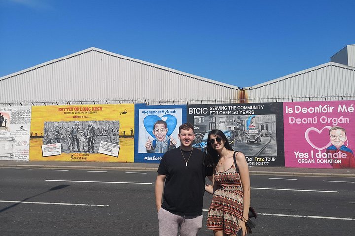 Explorez les murales et les Murs de la Paix de Belfast lors d'une visite privée en taxi avec un guide local, photo 848 | wizardtrip