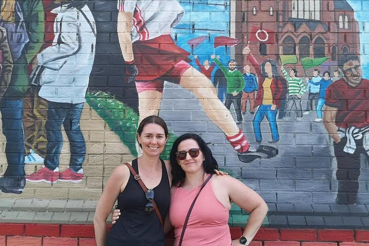Explorez les murales et les Murs de la Paix de Belfast lors d'une visite privée en taxi avec un guide local, photo 852 | wizardtrip
