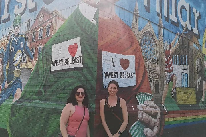 Explorez les murales et les Murs de la Paix de Belfast lors d'une visite privée en taxi avec un guide local, photo 854 | wizardtrip
