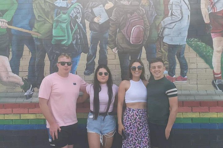 Explorez les murales et les Murs de la Paix de Belfast lors d'une visite privée en taxi avec un guide local, photo 856 | wizardtrip