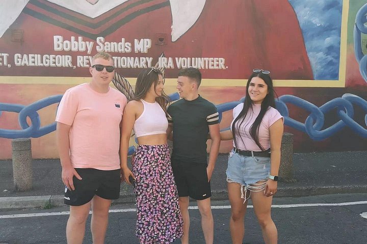 Explorez les murales et les Murs de la Paix de Belfast lors d'une visite privée en taxi avec un guide local, photo 865 | wizardtrip
