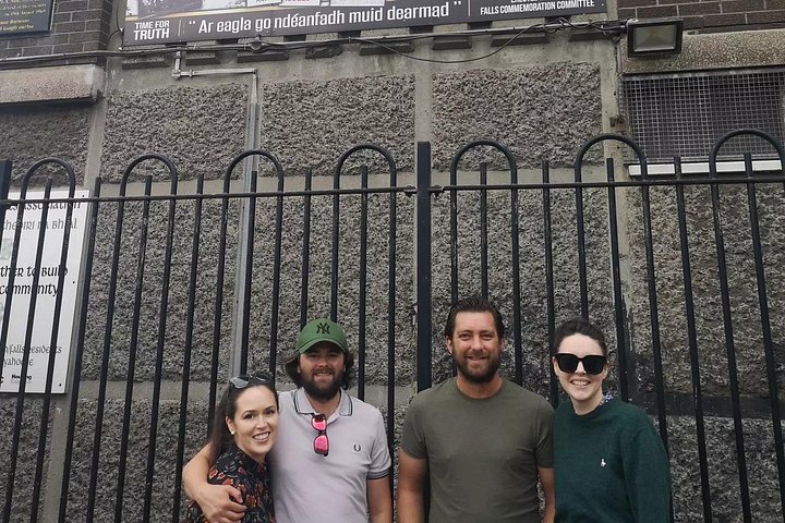 Explorez les murales et les Murs de la Paix de Belfast lors d'une visite privée en taxi avec un guide local, photo 869 | wizardtrip