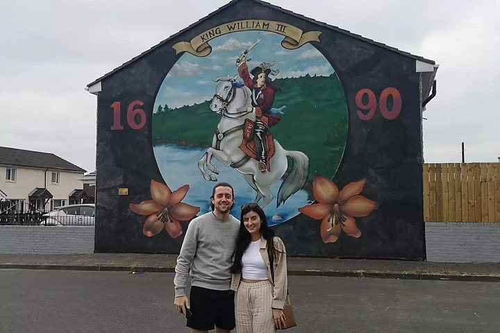 Explorez les murales et les Murs de la Paix de Belfast lors d'une visite privée en taxi avec un guide local, photo 884 | wizardtrip