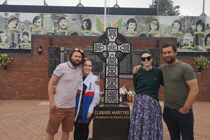 Explorez les murales et les Murs de la Paix de Belfast lors d'une visite privée en taxi avec un guide local, photo 885 | wizardtrip