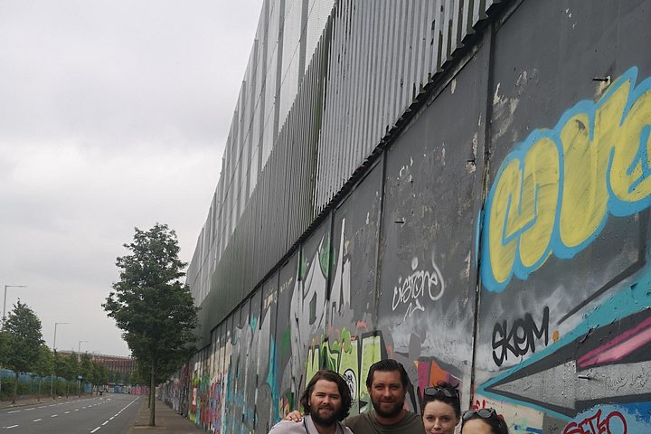Explorez les murales et les Murs de la Paix de Belfast lors d'une visite privée en taxi avec un guide local, photo 886 | wizardtrip