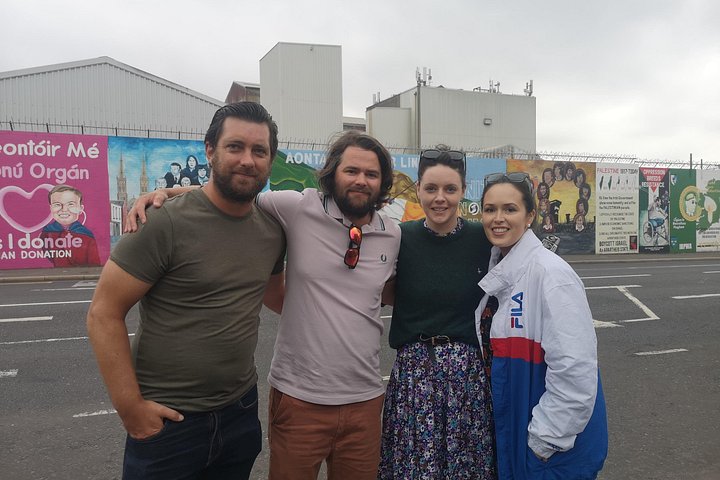 Explorez les murales et les Murs de la Paix de Belfast lors d'une visite privée en taxi avec un guide local, photo 889 | wizardtrip