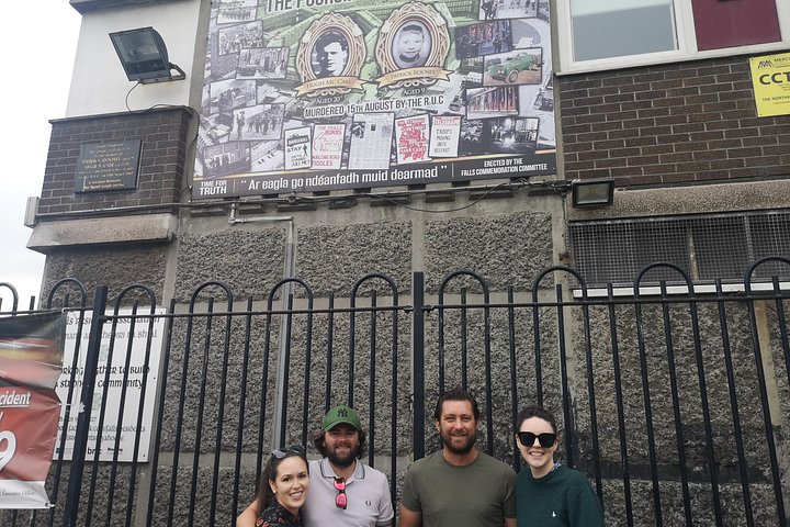 Explorez les murales et les Murs de la Paix de Belfast lors d'une visite privée en taxi avec un guide local, photo 891 | wizardtrip
