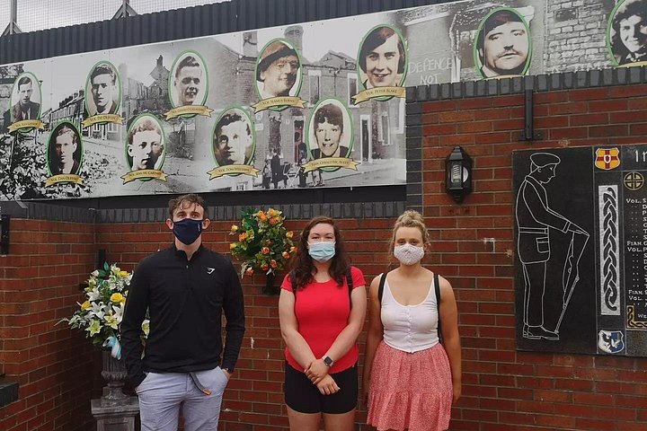 Explorez les murales et les Murs de la Paix de Belfast lors d'une visite privée en taxi avec un guide local, photo 896 | wizardtrip