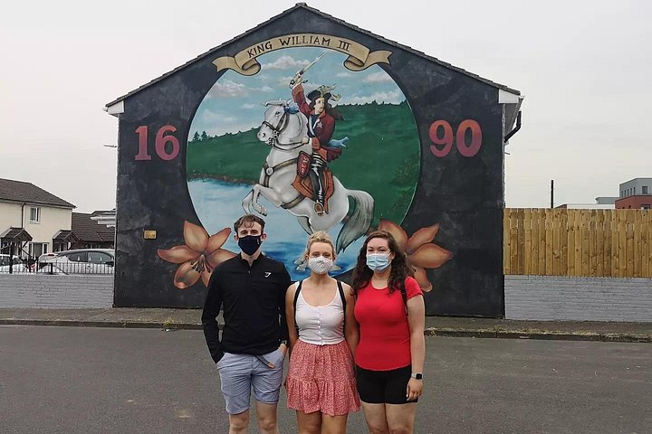 Explorez les murales et les Murs de la Paix de Belfast lors d'une visite privée en taxi avec un guide local, photo 897 | wizardtrip