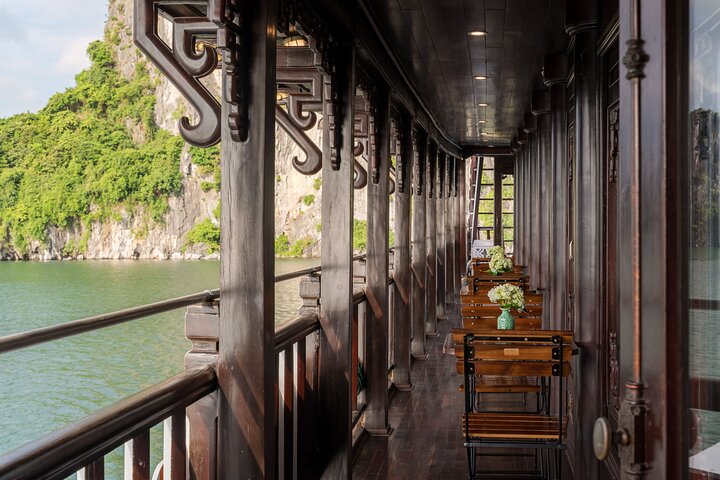 Luxuriöse Kreuzfahrt durch die atemberaubenden Karstlandschaften der Bai Tu Long und Halong Bucht, Vietnam, Foto 31 | wizardtrip