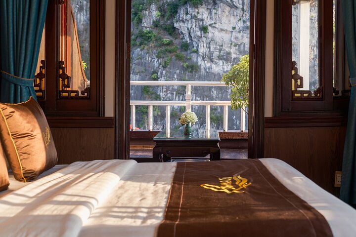 Luxuriöse Kreuzfahrt durch die atemberaubenden Karstlandschaften der Bai Tu Long und Halong Bucht, Vietnam, Foto 38 | wizardtrip