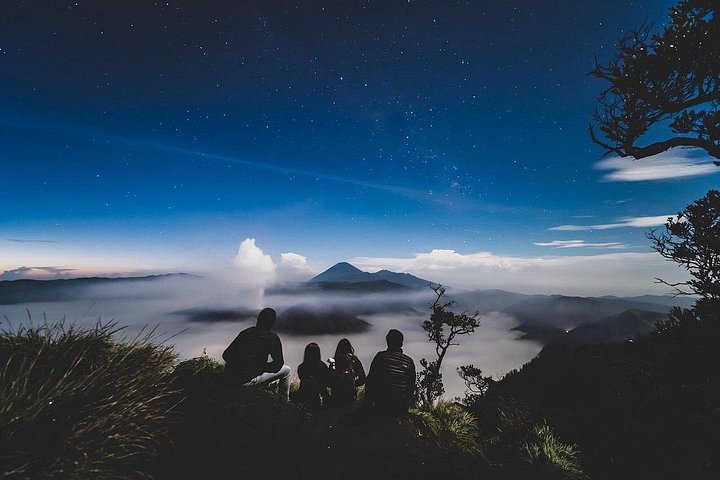 Découvrez le lever de soleil spectaculaire sur le volcan Mont Bromo à Java Est, en Indonésie, photo 6 | wizardtrip