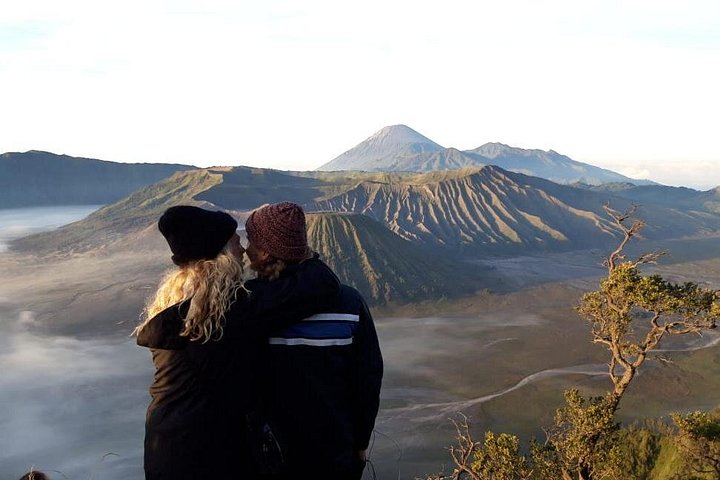Découvrez le lever de soleil spectaculaire sur le volcan Mont Bromo à Java Est, en Indonésie, photo 9 | wizardtrip