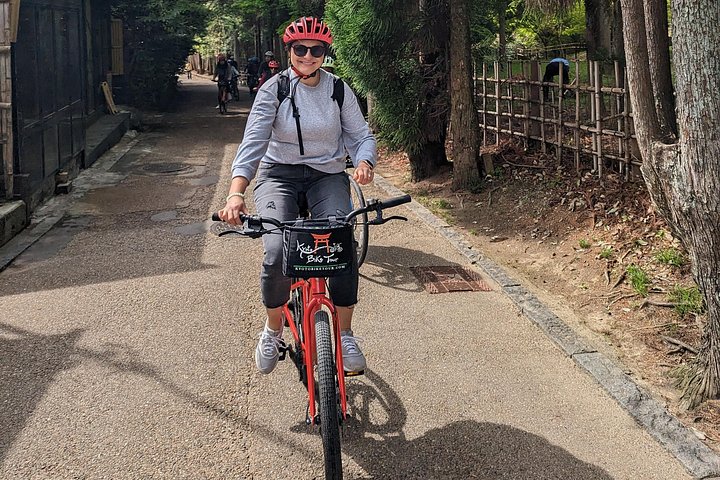 Passeio de bicicleta matinal pela Floresta de Bambu de Arashiyama e ruas secundárias cénicas de Quioto, foto 12 | wizardtrip