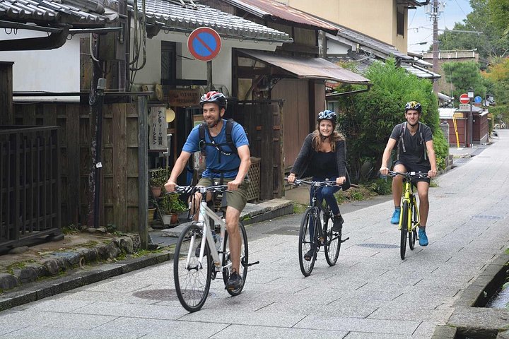 Passeio de bicicleta matinal pela Floresta de Bambu de Arashiyama e ruas secundárias cénicas de Quioto, foto 18 | wizardtrip