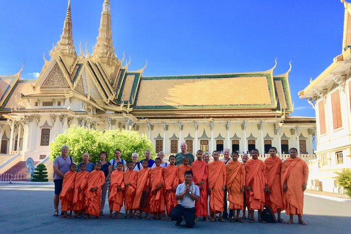 Private full-day tour exploring the Royal Palace, Silver Pagoda, and genocide sites in Phnom Penh, Cambodia, photo 7 | wizardtrip