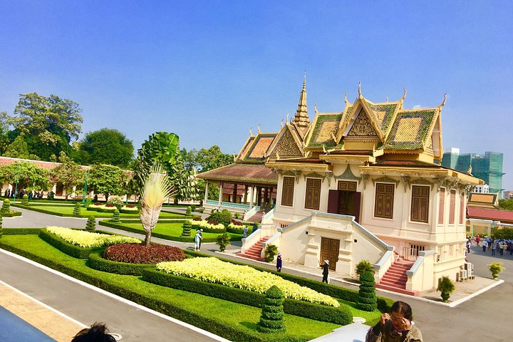 Private full-day tour exploring the Royal Palace, Silver Pagoda, and genocide sites in Phnom Penh, Cambodia, photo 9 | wizardtrip