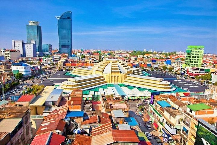 Private full-day tour exploring the Royal Palace, Silver Pagoda, and genocide sites in Phnom Penh, Cambodia, photo 12 | wizardtrip