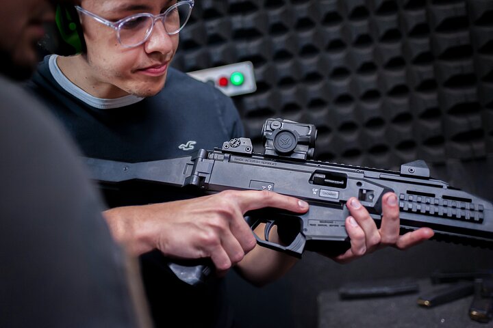 Expérimentez le tir d'armes légendaires comme l'AK-47 et le Glock au RANGER Prague Shooting, photo 7 | wizardtrip