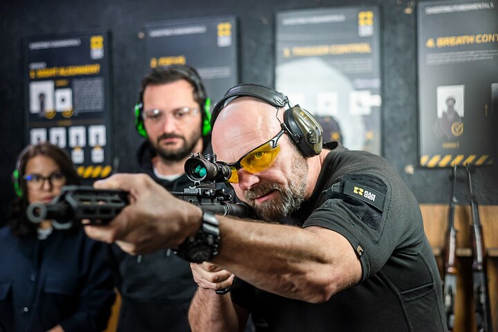 Expérimentez le tir d'armes légendaires comme l'AK-47 et le Glock au RANGER Prague Shooting, photo 10 | wizardtrip