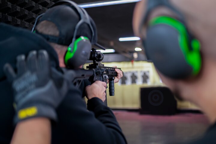 Expérimentez le tir d'armes légendaires comme l'AK-47 et le Glock au RANGER Prague Shooting, photo 11 | wizardtrip