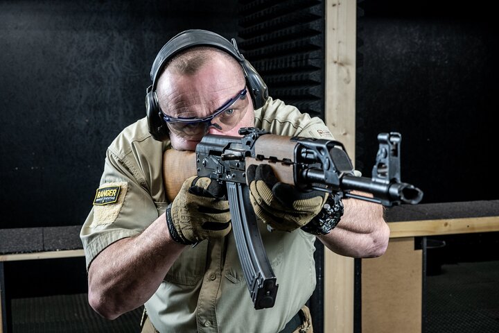 Expérimentez le tir d'armes légendaires comme l'AK-47 et le Glock au RANGER Prague Shooting, photo 12 | wizardtrip