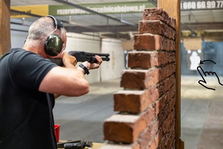 Opplev ekstrem skyting med ulike skytevåpen på Krakows største bane, inkludert AK-47 og Glock, foto 22 | wizardtrip