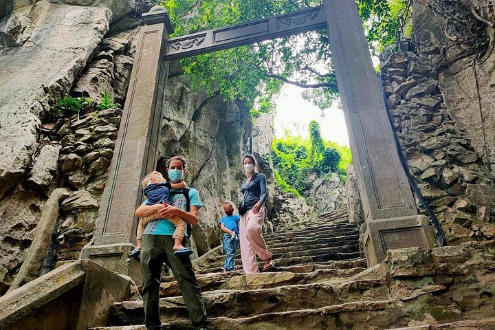 Tour de día completo explorando la Dama Buda de Da Nang, las Montañas de Mármol, la Jungla de Cocos y la Antigua Ciudad de Hoi An, foto 8 | wizardtrip