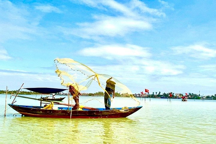 Tour de día completo explorando la Dama Buda de Da Nang, las Montañas de Mármol, la Jungla de Cocos y la Antigua Ciudad de Hoi An, foto 14 | wizardtrip