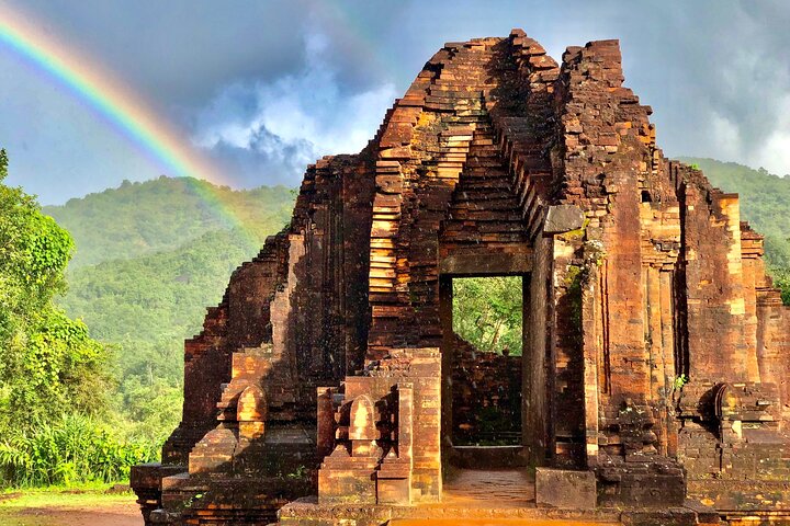 Utforska de antika ruinerna av My Son Sanctuary, ett UNESCO-världsarv nära Hoi An, Vietnam, foto 7 | wizardtrip