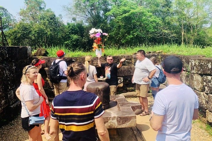 Utforska de antika ruinerna av My Son Sanctuary, ett UNESCO-världsarv nära Hoi An, Vietnam, foto 10 | wizardtrip