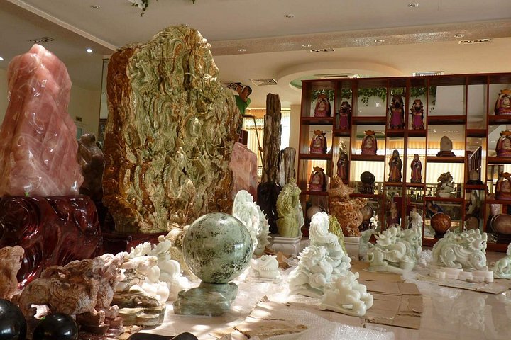 Erkunden Sie Da Nangs Marmorberge, die Am Phu Höhle und die Statue der Buddha-Dame auf einer geführten Kleingruppentour, Foto 12 | wizardtrip