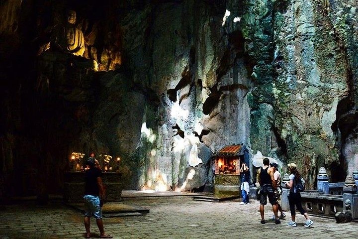Erkunden Sie Da Nangs Marmorberge, die Am Phu Höhle und die Statue der Buddha-Dame auf einer geführten Kleingruppentour, Foto 13 | wizardtrip