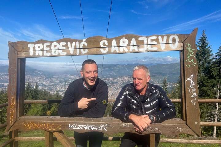Sarajevo krigs- og bytur med en overlevende guide, som utforsker historiske steder og krigstunnelen, foto 6 | wizardtrip