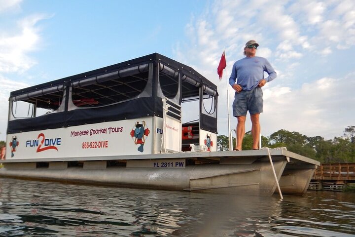Manatee swim tour in Crystal River, Florida, with guided snorkeling and boat ride, photo 6 | wizardtrip