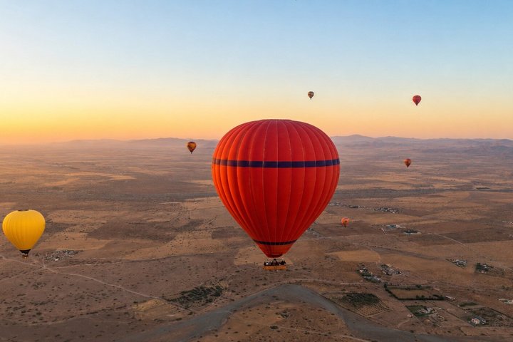 Vol en montgolfière au-dessus de Marrakech au lever du soleil avec vue sur les montagnes de l'Atlas, photo 10 | wizardtrip