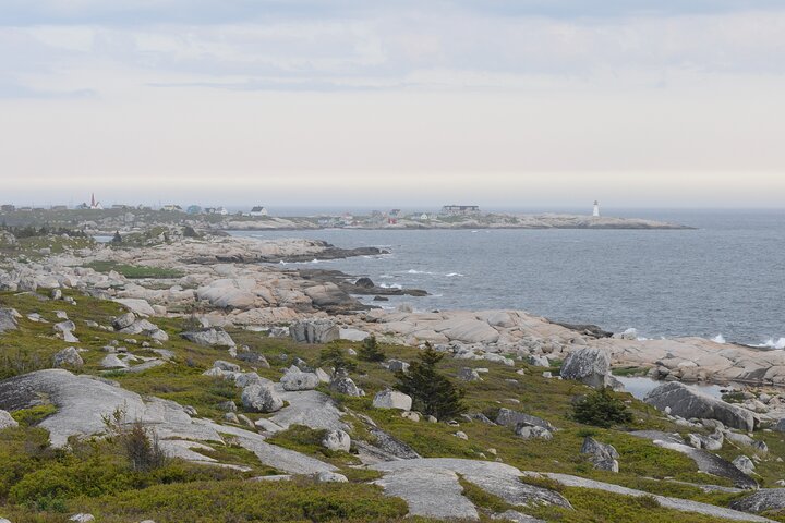 Udforsk Peggy's Cove fyrtårn og Titanic-grave på en lille gruppe tur fra Halifax, foto 6 | wizardtrip
