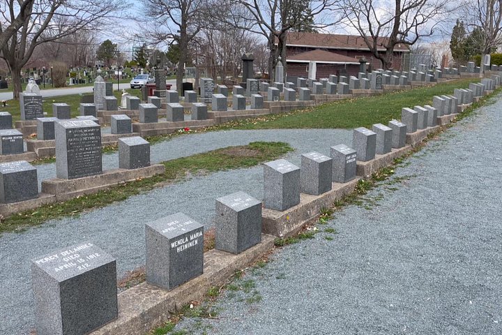 Udforsk Peggy's Cove fyrtårn og Titanic-grave på en lille gruppe tur fra Halifax, foto 8 | wizardtrip