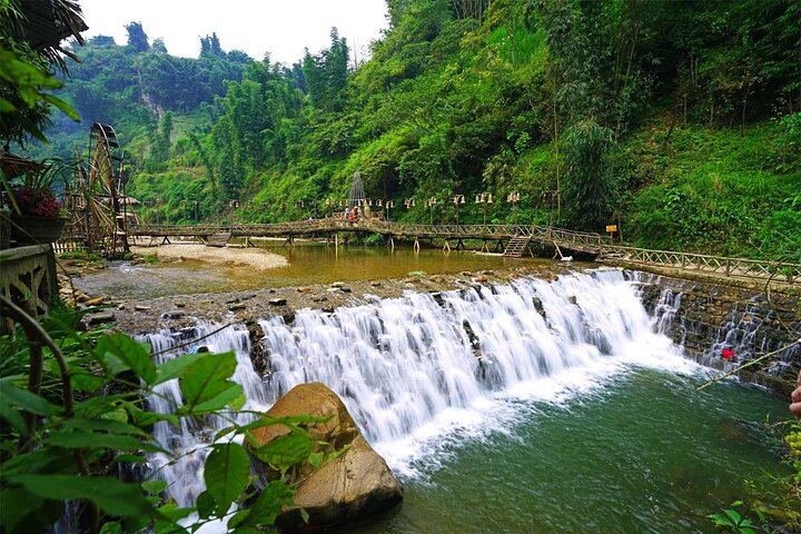 Trekking through scenic rice terraces and ethnic villages in Sapa, Vietnam, photo 12 | wizardtrip