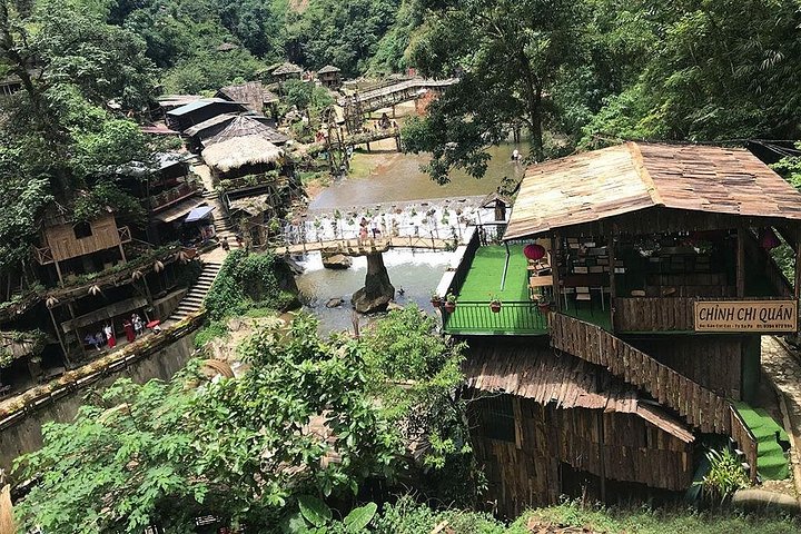Trekking through scenic rice terraces and ethnic villages in Sapa, Vietnam, photo 19 | wizardtrip