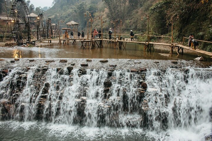 Trekking through scenic rice terraces and ethnic villages in Sapa, Vietnam, photo 21 | wizardtrip