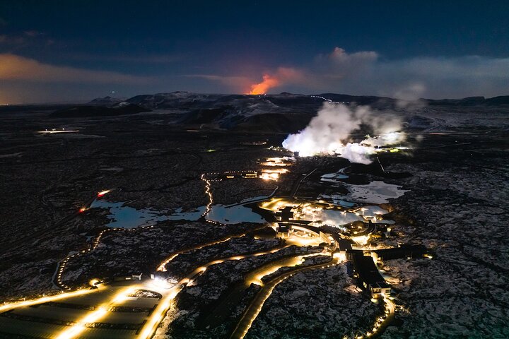 Relaxar nas águas azul-leitosas da spa geotérmica Blue Lagoon perto de Reykjavík, Islândia, foto 7 | wizardtrip