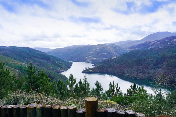 Explore as cascatas, lagoas e aldeias tradicionais do Parque Nacional Peneda-Gerês numa aventura 4x4 a partir do Porto, foto 19 | wizardtrip