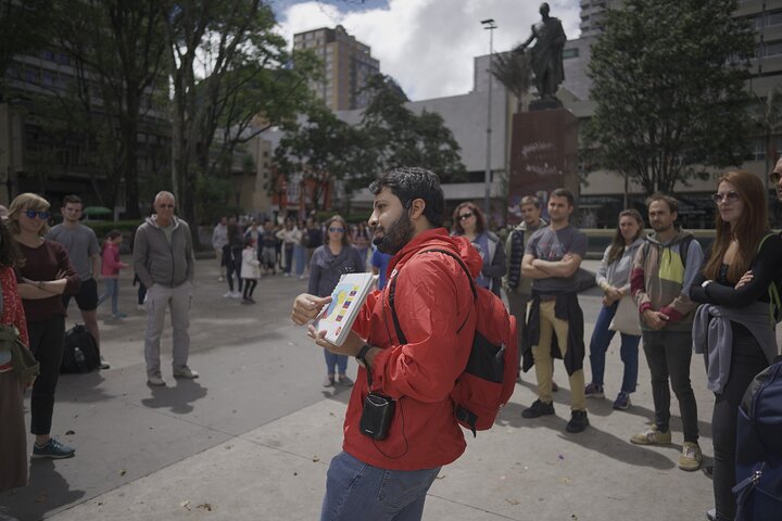 Explorez le quartier historique de La Candelaria à Bogotá lors d'une visite guidée à pied, couvrant les principaux sites et lieux culturels, photo 11 | wizardtrip