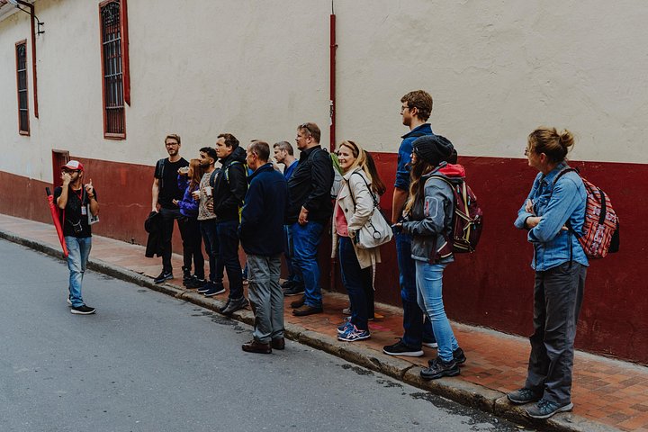 Explorez le quartier historique de La Candelaria à Bogotá lors d'une visite guidée à pied, couvrant les principaux sites et lieux culturels, photo 16 | wizardtrip